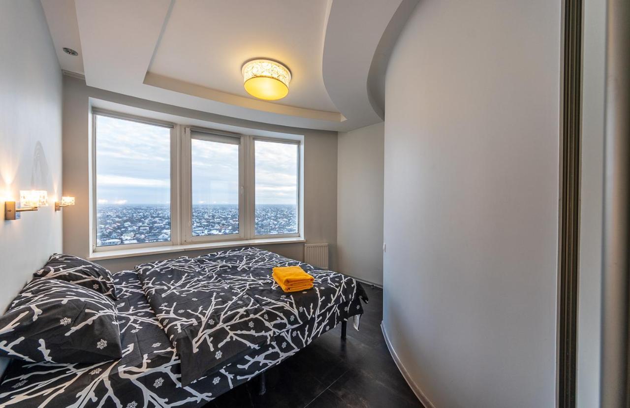Luxury Apartment, Dniprovska Embankment26, Sokorki Kijev Kültér fotó